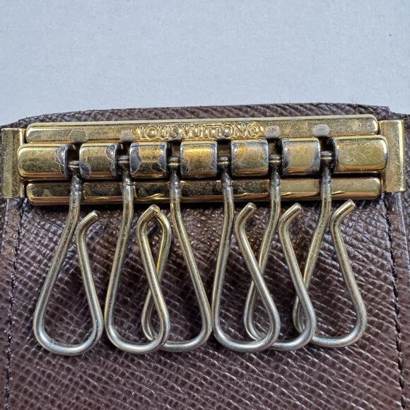 Louis Vuitton Keyholder - Picture 5 of 8